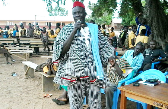 The Chief of Feo, Naaba Anyenaba Azaare, addressing the gathering at the community durbar at Feo